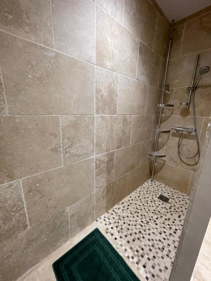 Petite Maison Pres Du Centre LʼIsle-sur-la-Sorgue Dış mekan fotoğraf