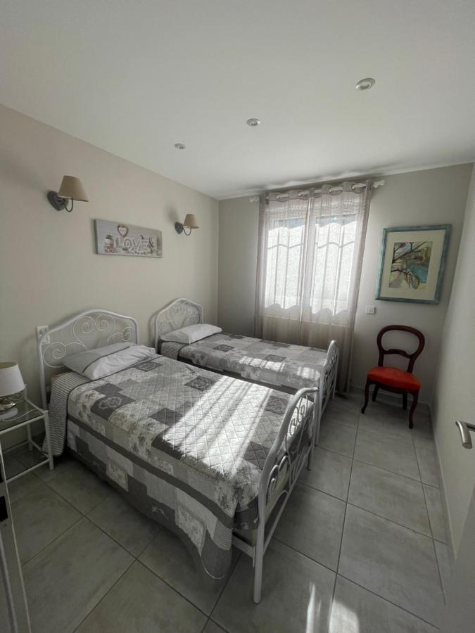 Petite Maison Pres Du Centre LʼIsle-sur-la-Sorgue Dış mekan fotoğraf